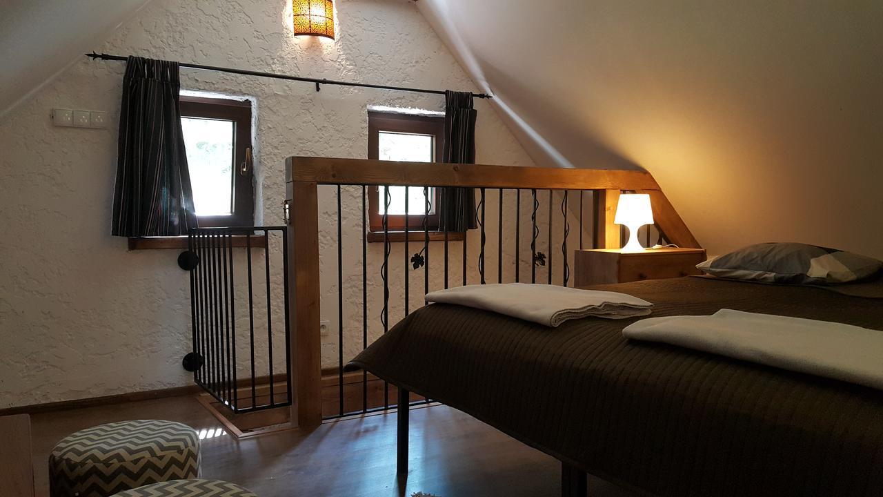 Villa Osada Pod Czerwonym Debem - Czarny Mlyn à Jastrzębia Góra Extérieur photo