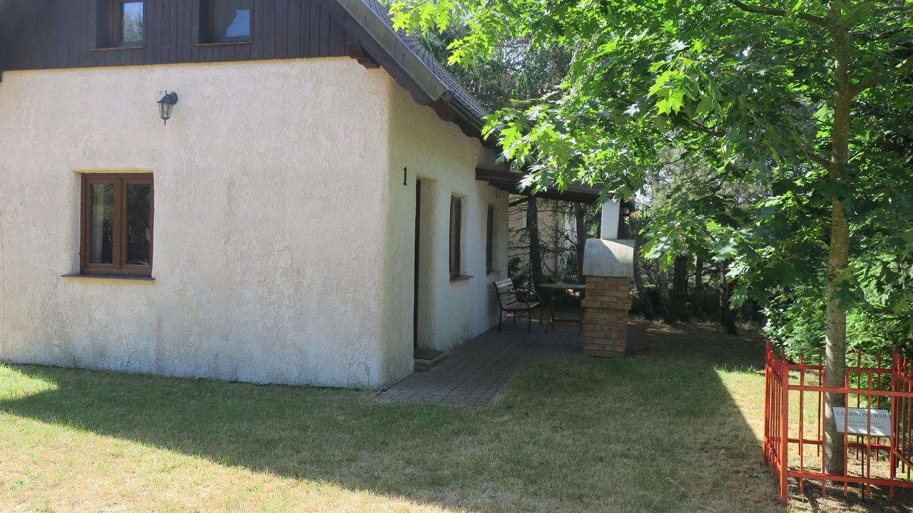 Villa Osada Pod Czerwonym Debem - Czarny Mlyn à Jastrzębia Góra Extérieur photo